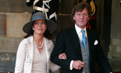 AMSTERDAM, Nederland 20020202: Kronprins Willem-Alexander gifter seg med Maxima Zorreguieta. Prinsesse Caroline fra Monaco i lyst antrekk, og prins Ernst August i sjakett, på vei til kirken før vielsen.
Foto: Lise Åserud / SCANPIX